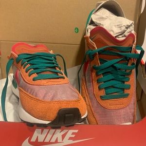 Used Like New-Women’s Nike Waffle One